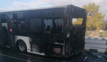 Φωτιά σε σχολικό λεωφορείο στην Αγλαντζιά