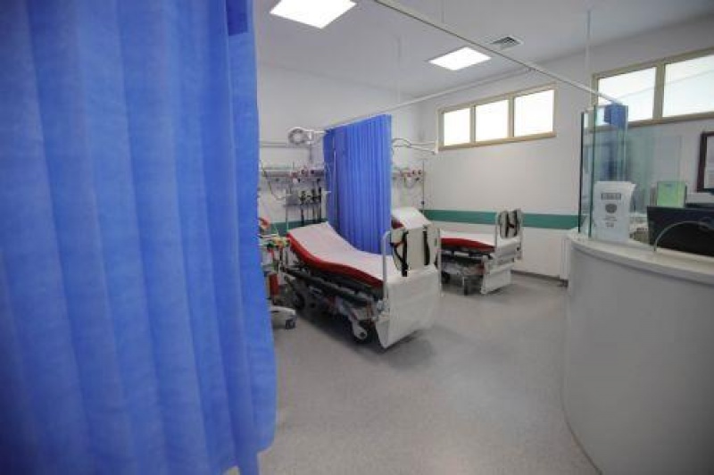 Επτά άτομα νοσηλεύονται λόγω προβλημάτων από πυρκαγιές