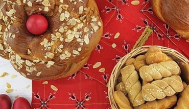 Πώς θα αποφύγουμε την αύξηση κιλών το Πάσχα; Κουλούρια VS τσουρέκια