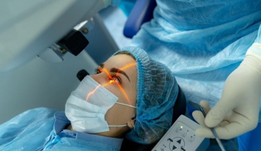 Laser στα μάτια: Τι πρέπει να γνωρίζετε πριν την επέμβαση