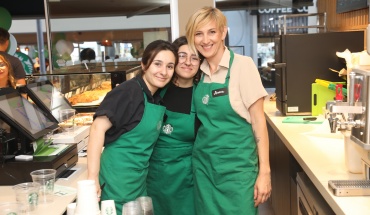 Καλοκαιρινό πάρτι με… γεύση Starbucks στις Φοινικούδες!