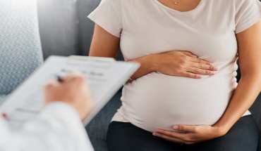 CDC: Τα εμβόλια κατά του κορωνοϊού είναι ασφαλή για τις εγκύους