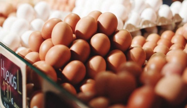 «Καίνε» οι τιμές των αυγών