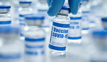 Έρευνα: Περισσότερα αντισώματα από εμβολιασμό παρά νόσηση