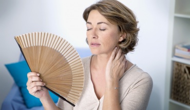 Νέες μη ορμονικές θεραπείες για τις εξάψεις: Ελπίδα για γυναίκες με πρόωρη κλιμακτήριο