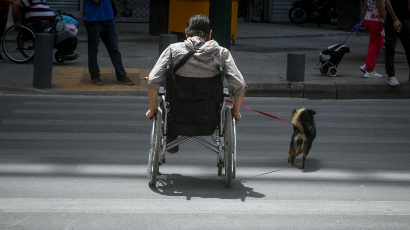 Δικαιώματα ατόμων με αναπηρία: το ΕΚ ζητά αλλαγή νοοτροπίας