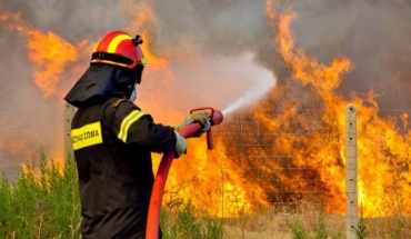 Έκδηλος κίνδυνος πυρκαγιάς στη βιομηχανική Γερίου-Ιδαλίου