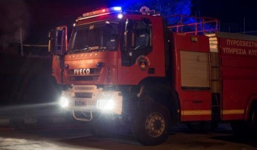 Φωτιά κατέστρεψε ολοσχερώς αυτοκίνητο στη Λεμεσό