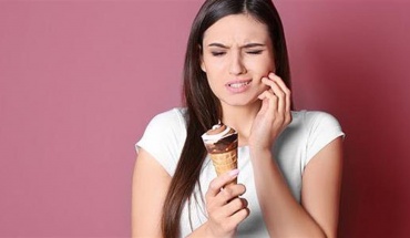 Βρέθηκε ο ακριβής μηχανισμός που μας κάνει να υποφέρουμε όταν τρώμε παγωμένες τροφές