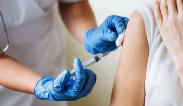 Πάνω από το 75% του ενήλικου πληθυσμού ολοκλήρωσε το εμβολιαστικό του σχήμα