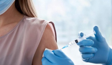 ΠΙΣ: Πολλά τα οφέλη από εμβολιασμό κατά Covid-19