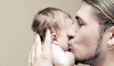 Οι νέοι μπαμπάδες έχουν να αντιμετωπίσουν και νέα ψυχολογικά δεδομένα