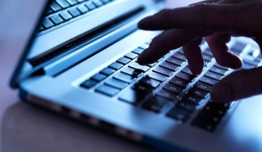 Δύο συλλήψεις για υπόθεση διαδικτυακής απάτης εις βάρος εταιρείας