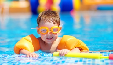 Συμβουλές για άσκηση και διασκέδαση στην πισίνα με ασφάλεια