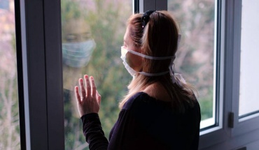 Μαρτυρία γυναίκας στο BBC: «Στο lockdown ένιωθα σαν φυλακισμένη στο μυαλό μου»