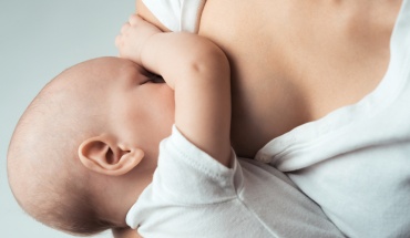 Το μητρικό γάλα προστατεύει τα βρέφη από την ανάπτυξη αλλεργιών