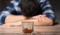 Η κατανάλωση αλκοόλ αυξάνει τον κίνδυνο άνοιας