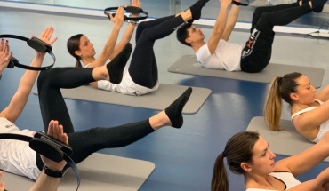 Πώς μπορεί το Pilates να βοηθήσει τον πόνο στην πλάτη