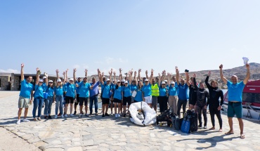 Παράκτιος και υποβρύχιος καθαρισμός στο νησί της Δήλου από τους Ομίλους Εταιρειών ΟΦΕΤ & V GROUP