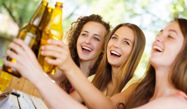 Η μάζα σώματος και η ηλικία συνδέονται με τα ποσοστά αποβολής του αλκοόλ στις γυναίκες