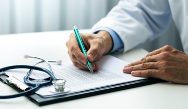 Τα στοιχεία επικοινωνίας εφημερευόντων ιατρών για το Σαββατοκύριακο