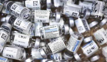 Covid: Εμβόλια αξίας 4 δισ. ευρώ στα σκουπίδια της ΕΕ