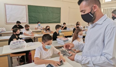 Δωρεάν προστατευτικές μάσκες στους μαθητές γυμνασίου από το Δήμο Αγλαντζιάς
