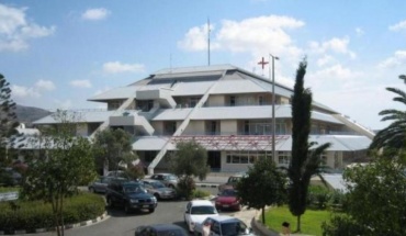 Σοβαρά αλλά εκτός κινδύνου στο ΓΝ Πάφου εργαζόμενος που έπεσε από ύψος 11 μέτρων