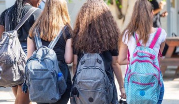 Ίδρυμα Αλκίνοος Αρτεμίου: Σχολικές στολές σε παιδιά με ογκολογικές παθήσεις