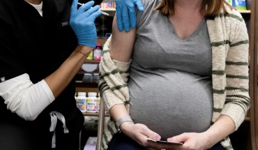 ΕΜΑ - Κυριακίδου: Ο εμβολιασμός προστατεύει τις έγκυες