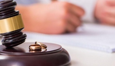 Επανεξέταση νόμων για διαζύγια ζητά ο ΠτΔ