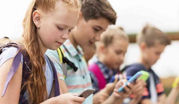 Από Σεπτέμβριο θα απαγορεύεται η χρήση κινητών τηλεφώνων στα σχολεία της Ολλανδίας