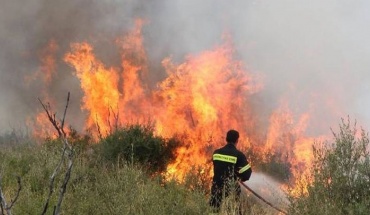 «Κόκκινος Συναγερμός» για κίνδυνο πρόκλησης δασικών πυρκαγιών την Τετάρτη