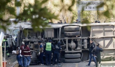 Τουλάχιστον 25 νεκροί από πτώση λεωφορείου σε χαράδρα στο Περού